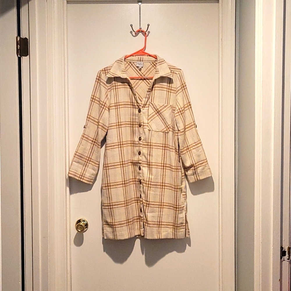 Tan collar long shirt/sweater S